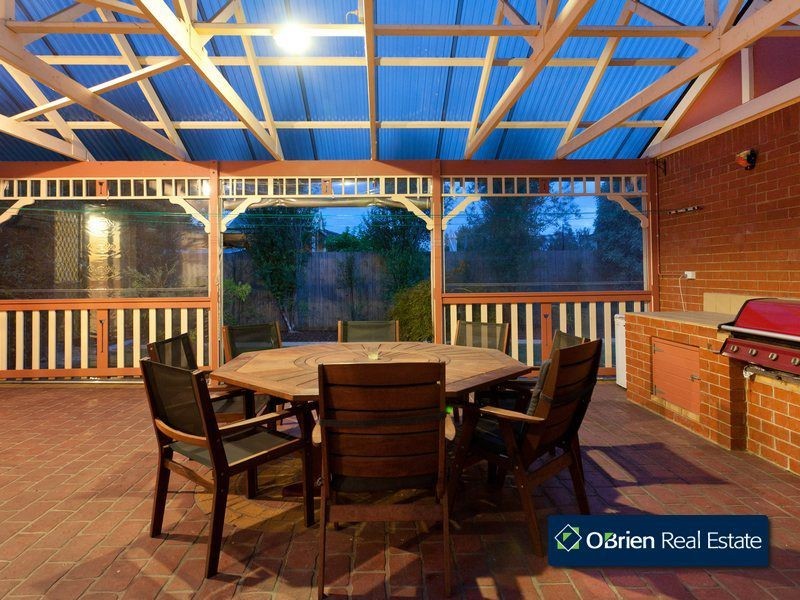 21 Streeton Way, Berwick VIC 3806