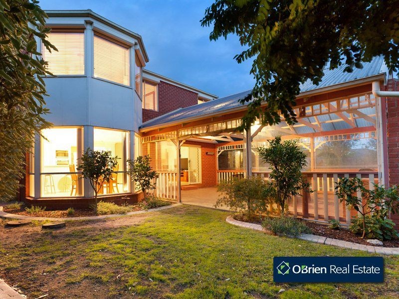 21 Streeton Way, Berwick VIC 3806