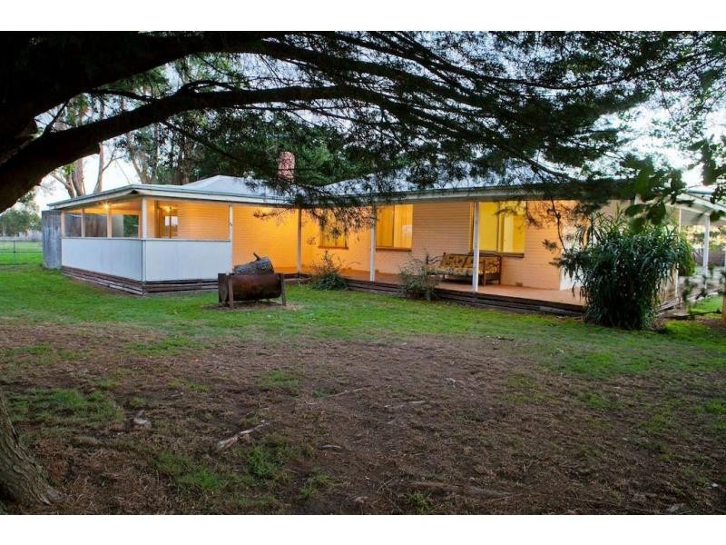 405-415 Five Mile Road, Pakenham South VIC 3810