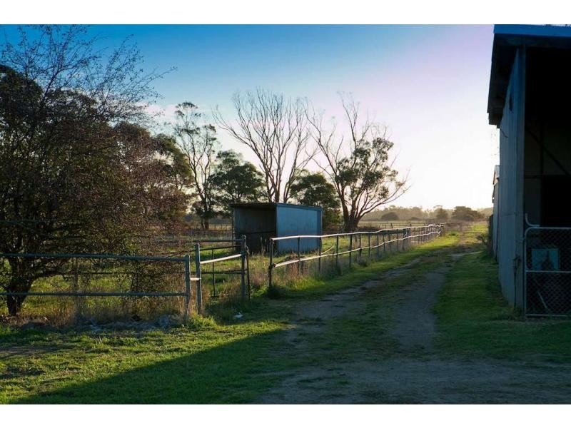 405-415 Five Mile Road, Pakenham South VIC 3810