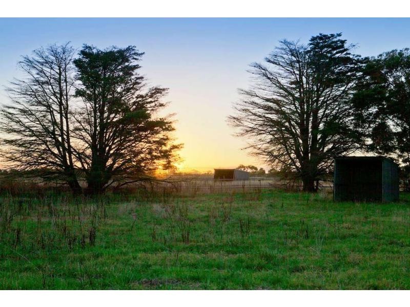 405-415 Five Mile Road, Pakenham South VIC 3810