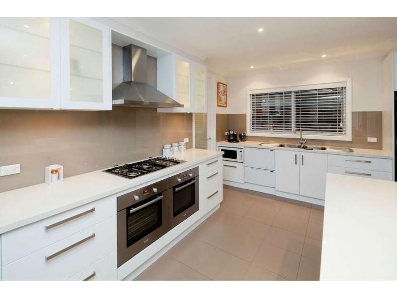 3 Brolga Close, Pakenham VIC 3810