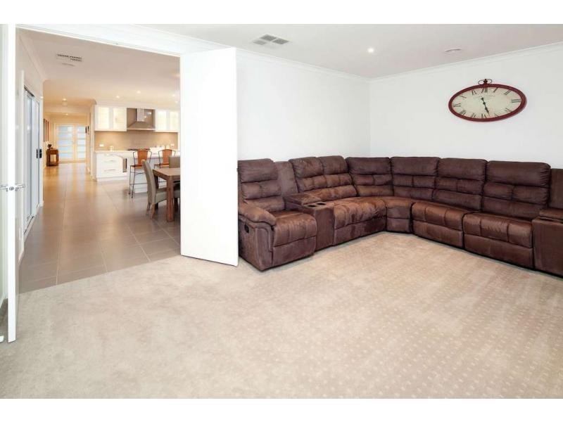 3 Brolga Close, Pakenham VIC 3810