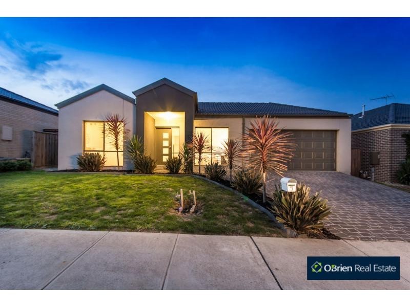 5 Manna Row, Officer VIC 3809