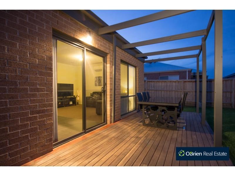 5 Manna Row, Officer VIC 3809