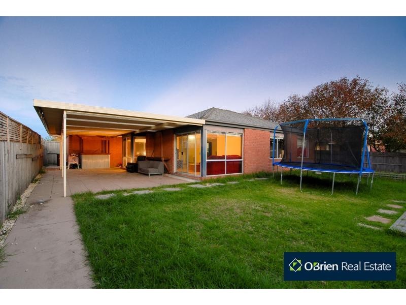 14 Crabill Walk, Narre Warren South VIC 3805