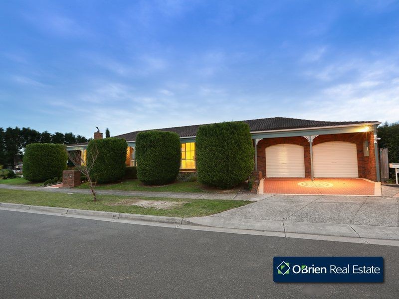 51 Collins Crescent, Berwick VIC 3806