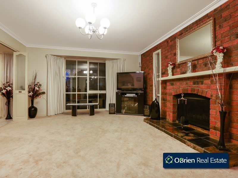 51 Collins Crescent, Berwick VIC 3806