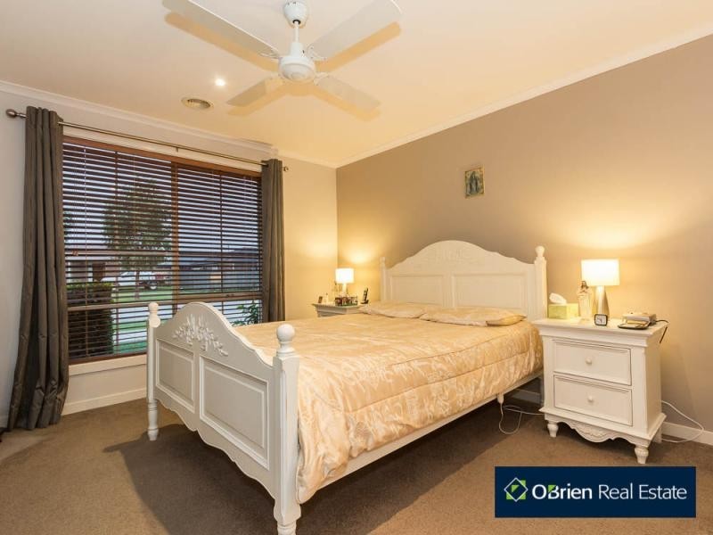40 Majestic Boulevard, Cranbourne VIC 3977