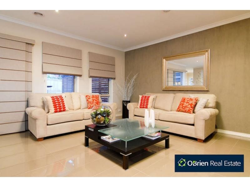 49 Leemak Crescent, Berwick VIC 3806
