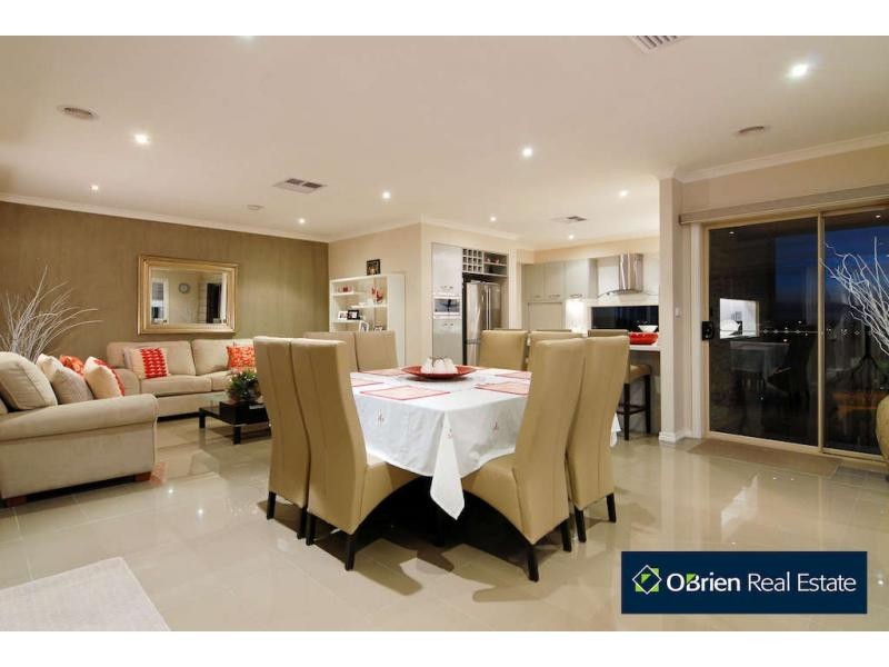 49 Leemak Crescent, Berwick VIC 3806