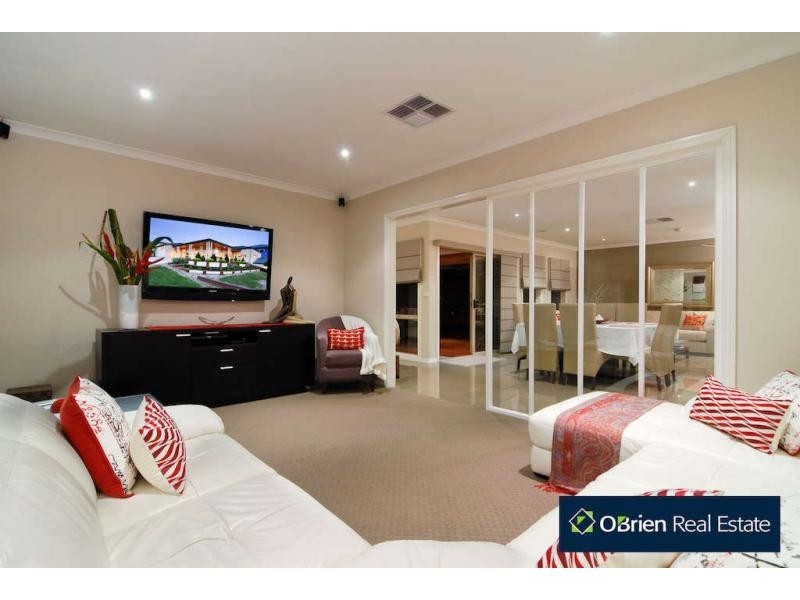 49 Leemak Crescent, Berwick VIC 3806