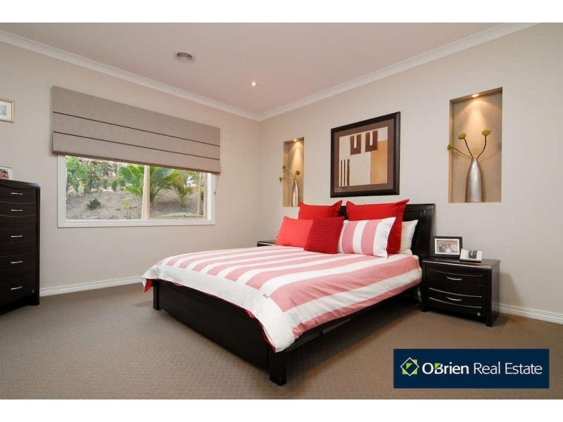 49 Leemak Crescent, Berwick VIC 3806