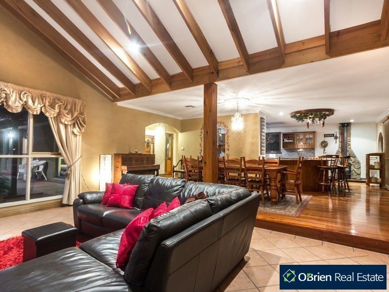 85 Roslyn Road, Cranbourne South VIC 3977