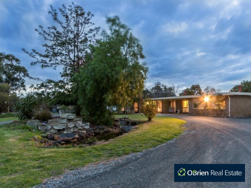 211 Smiths Lane, Cranbourne South VIC 3977