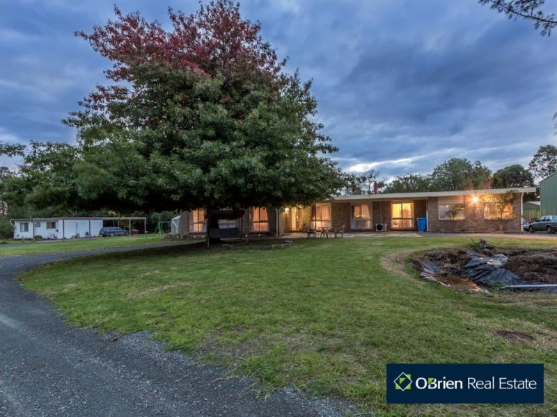 211 Smiths Lane, Cranbourne South VIC 3977