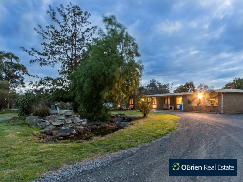 211 Smiths Lane, Cranbourne South VIC 3977