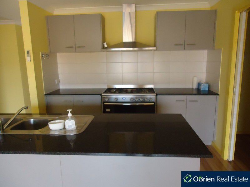 28 Ventasso Street, Clyde North VIC 3978