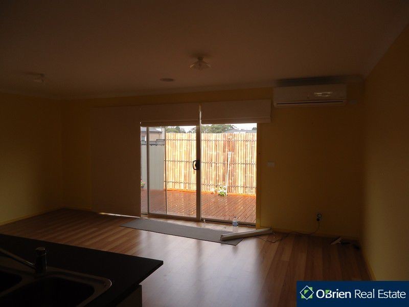 28 Ventasso Street, Clyde North VIC 3978