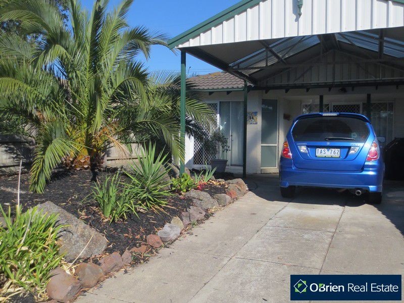 54 Rachel Drive, Cranbourne North VIC 3977