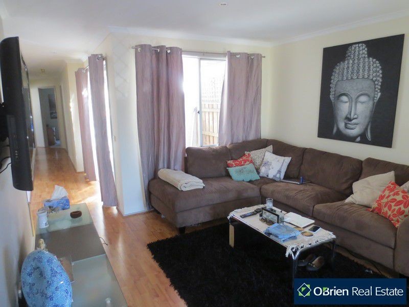 54 Rachel Drive, Cranbourne North VIC 3977