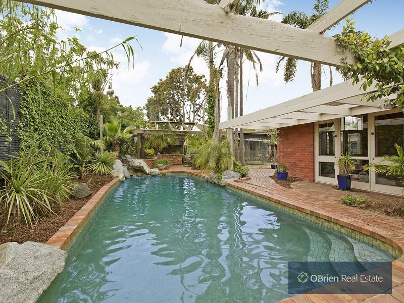 12 Agnes Street, Beaumaris VIC 3193