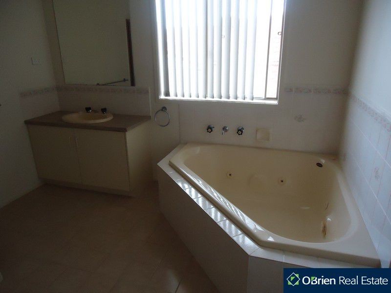 3 Matheson Court, Berwick VIC 3806