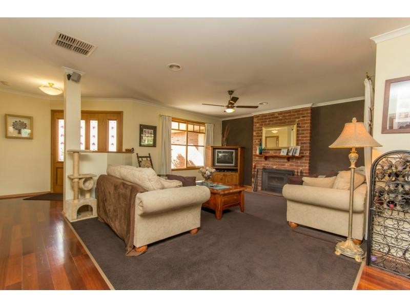 5 Darcy Niland Crescent, Lynbrook VIC 3975