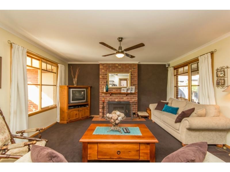 5 Darcy Niland Crescent, Lynbrook VIC 3975