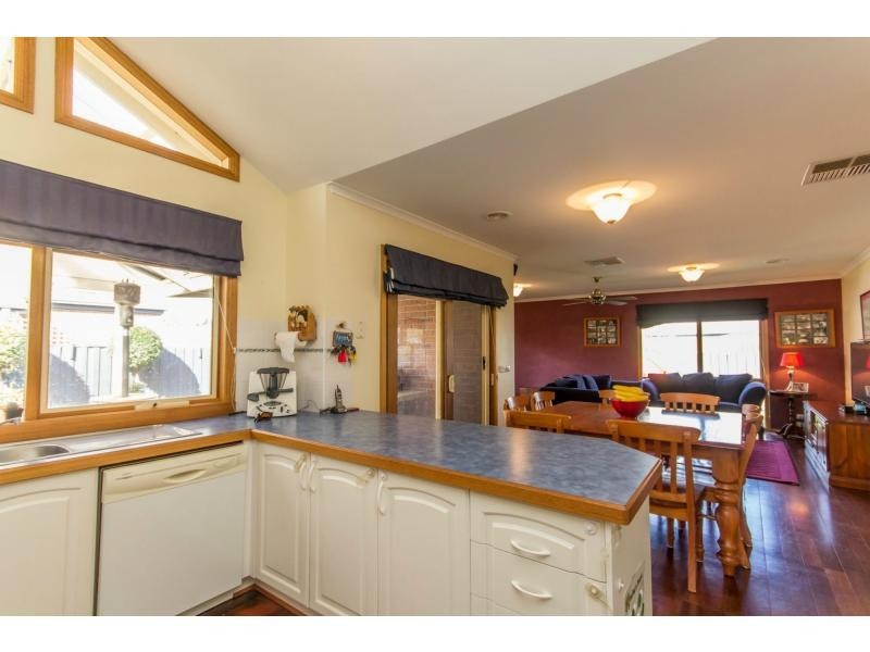 5 Darcy Niland Crescent, Lynbrook VIC 3975