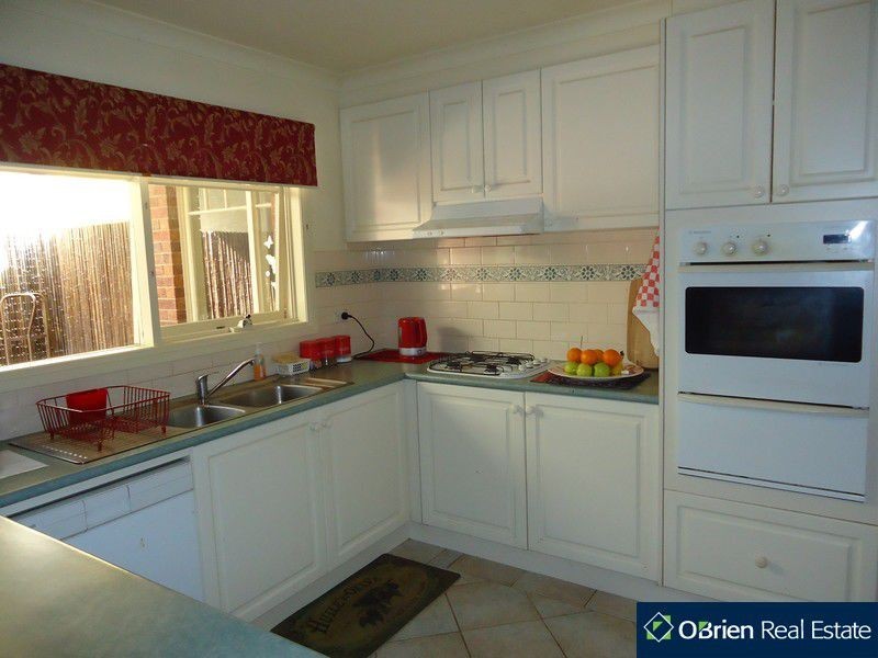 1 Peveril Court, Narre Warren VIC 3805