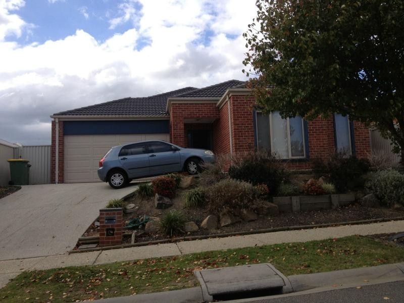 18 Murchinson Link, Pakenham VIC 3810