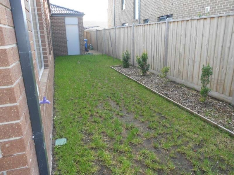 50 Evesham Crescent, Cranbourne North VIC 3977