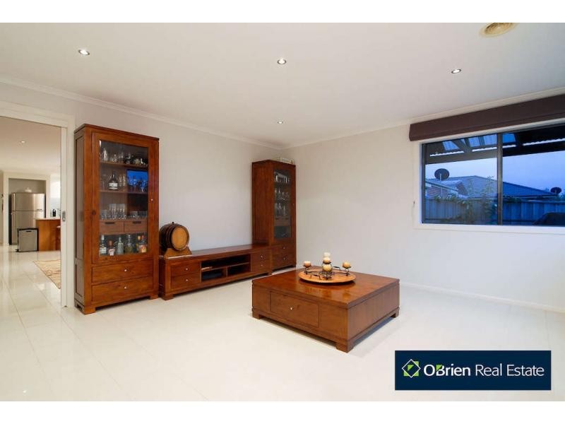 8 Ambiance Crescent, Narre Warren South VIC 3805