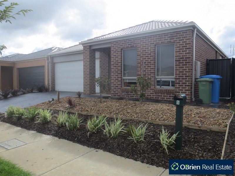5 San Fratello Street, Clyde North VIC 3978