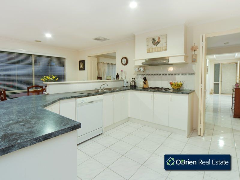 9 Colwyn Drive, Narre Warren South VIC 3805