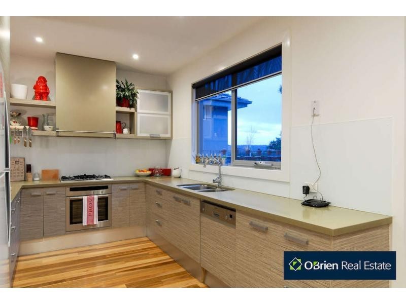3/4 Buchanan Road, Berwick VIC 3806