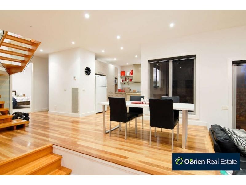 3/4 Buchanan Road, Berwick VIC 3806