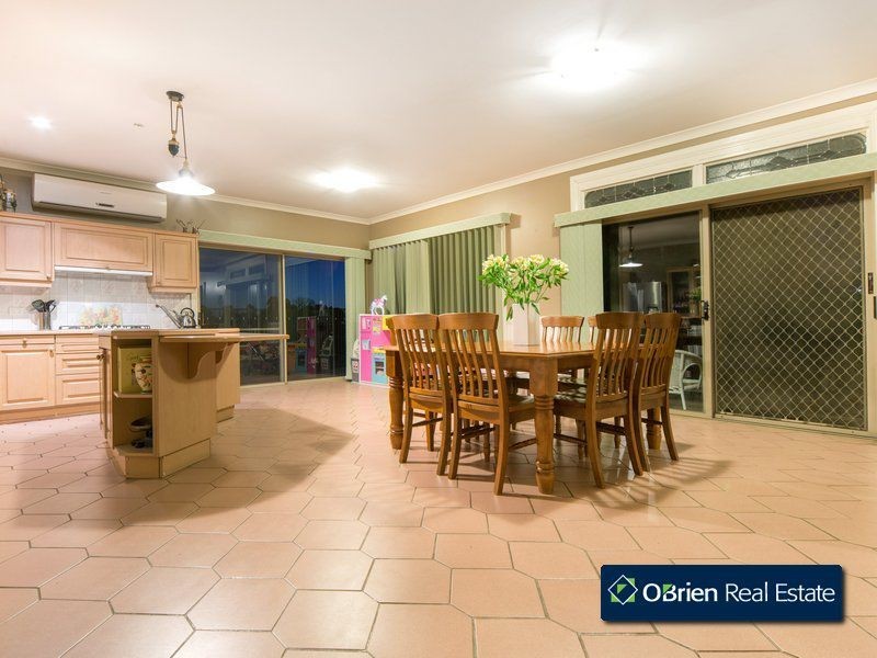 1 Biralee Court, Berwick VIC 3806