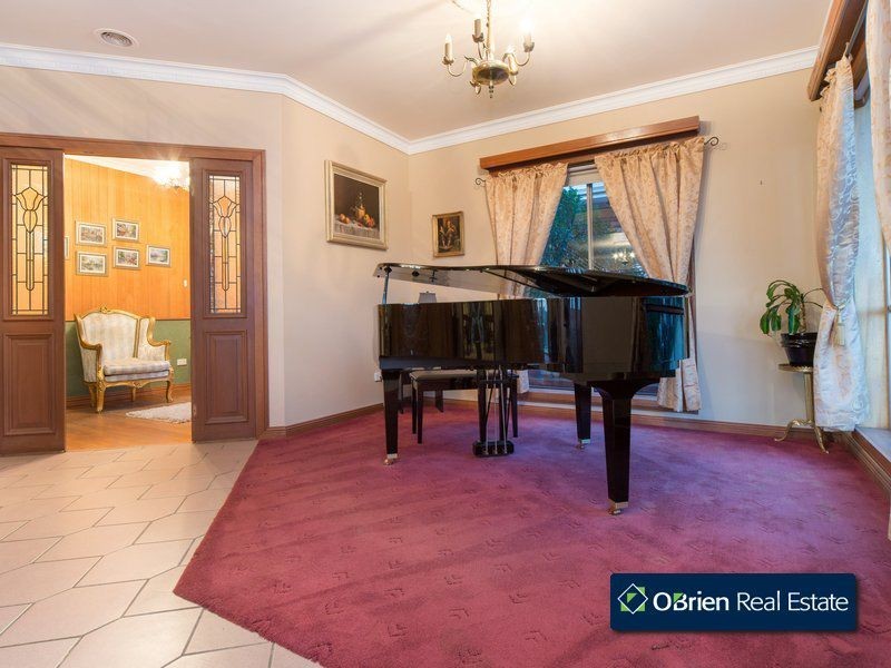 1 Biralee Court, Berwick VIC 3806