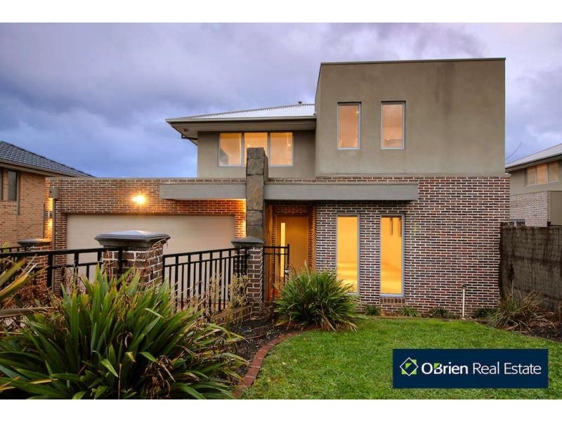 1/4 Buchanan Road, Berwick VIC 3806