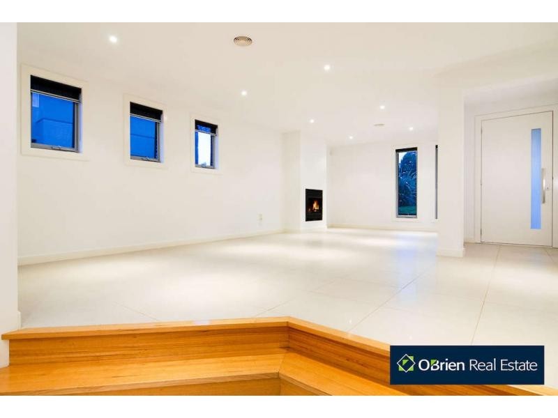 1/4 Buchanan Road, Berwick VIC 3806