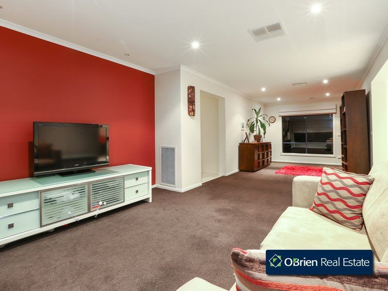 4 Joucas Place, Narre Warren South VIC 3805