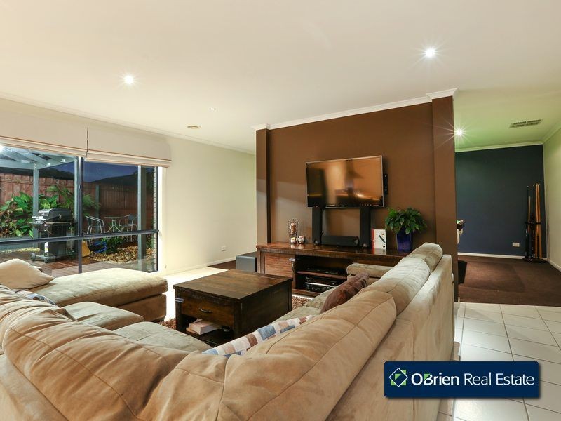 4 Joucas Place, Narre Warren South VIC 3805