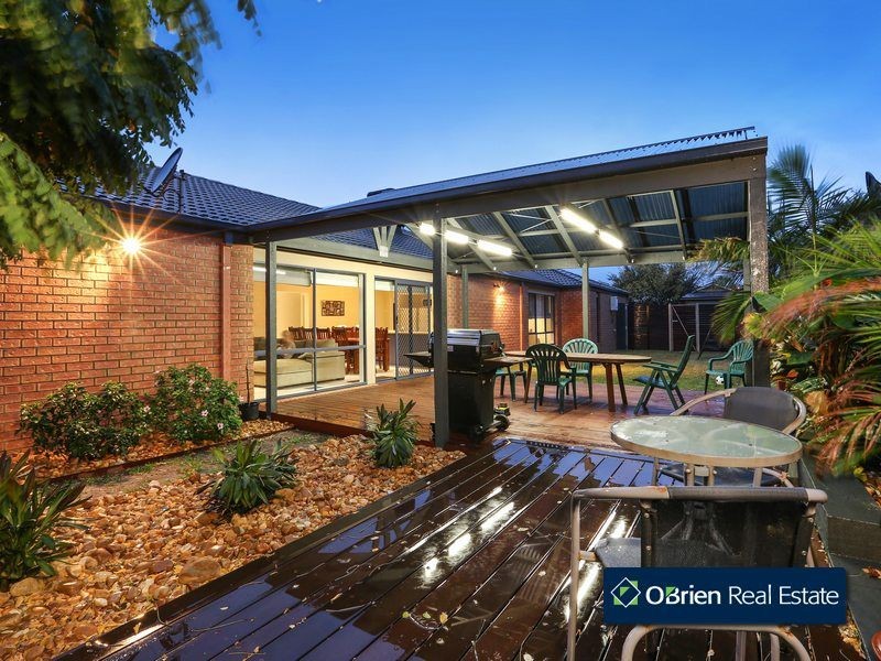 4 Joucas Place, Narre Warren South VIC 3805