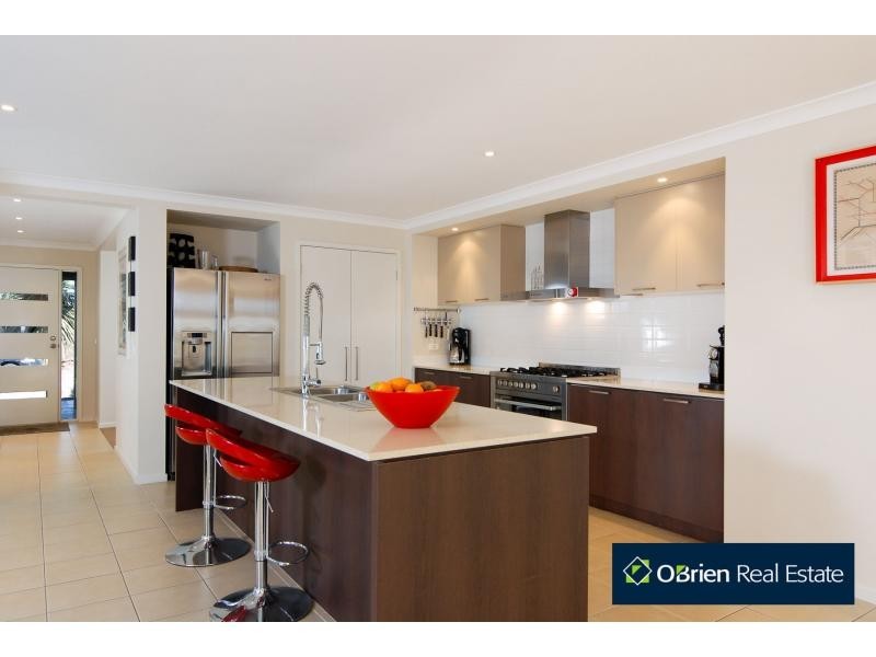 6 Lytham Court, Cranbourne VIC 3977