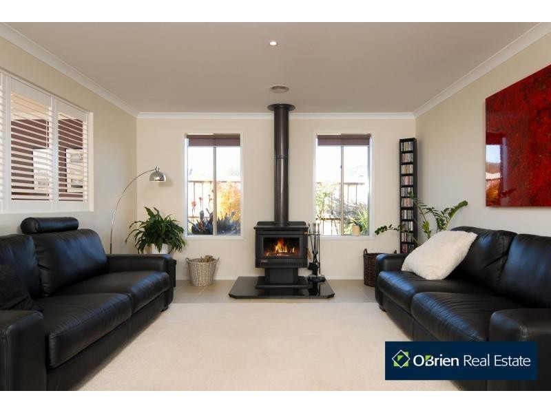 6 Lytham Court, Cranbourne VIC 3977