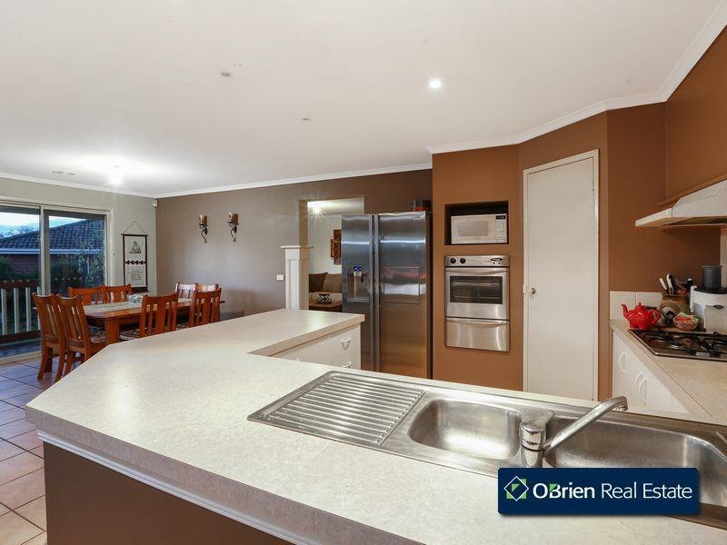 15 Silkwood Avenue, Berwick VIC 3806