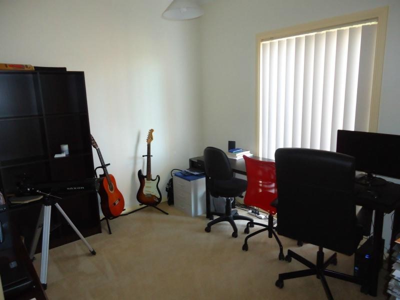 81 Earlsfield Drive, Berwick VIC 3806