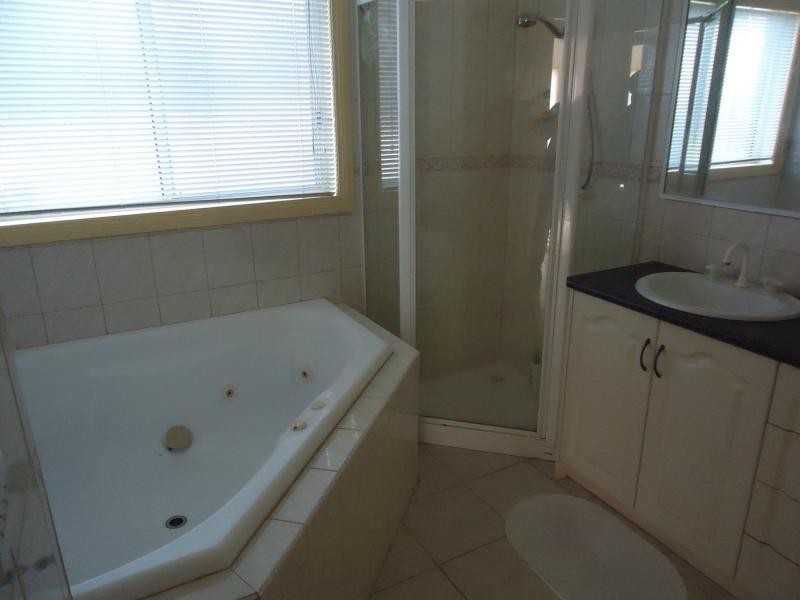 81 Earlsfield Drive, Berwick VIC 3806